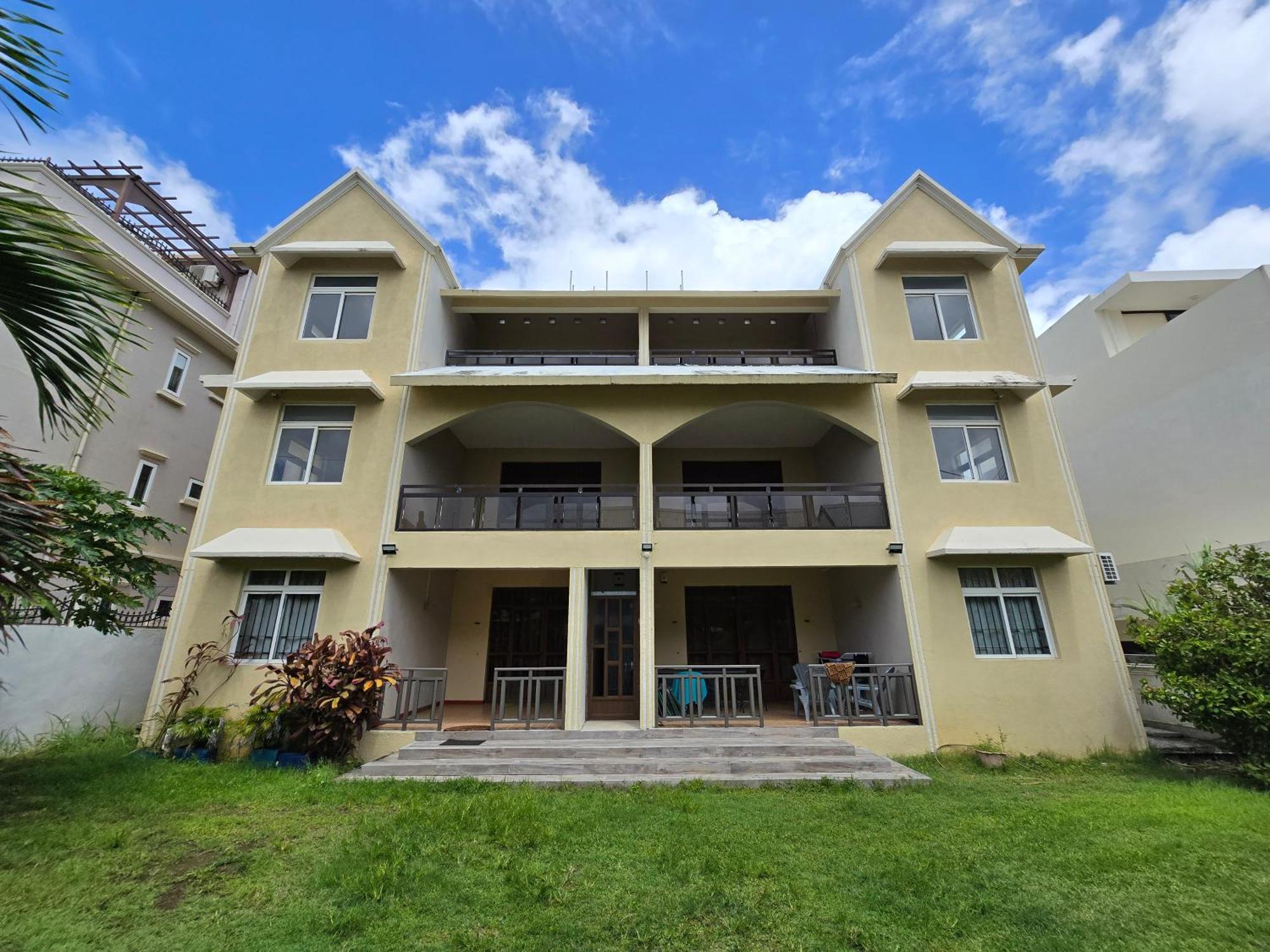 Le Diamant Vert Apartments @ Mont Choisy Екстериор снимка